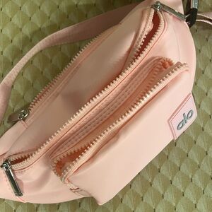 ALO Yoga Pink bumbag